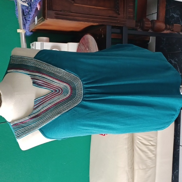 Faded Glory Sleeveless Enbroidered Tank Top, 2X, 23" PTP, 31" L - Picture 1 of 6